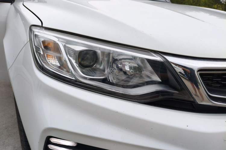 Used Geely Auto Vision 2020 1.5L CVT Asian Games Edition Right Front Headlight