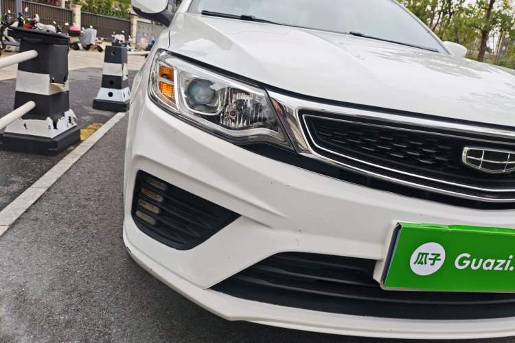 Used Geely Auto Vision 2020 Revised Version 1.5L CVT Asian Games Edition Right Front Headlight