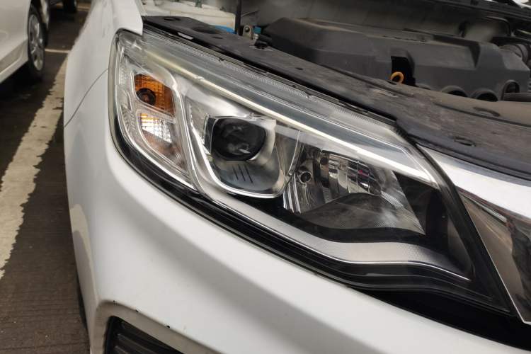 Used Geely Auto Vision 2020 Revised 1.5L CVT Luxury Version Right Front Headlight