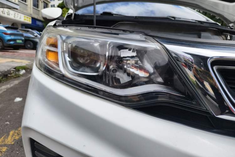Used Geely Auto Vision 2020 Revised Version 1.5L CVT Asian Games Edition Right Front Headlight