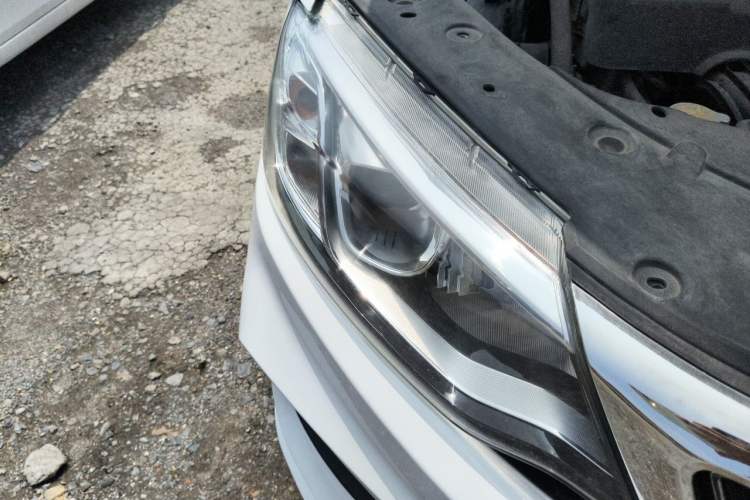 Used Geely Auto Vision 2020 Revised Version 1.5L CVT Asian Games Edition Right Front Headlight