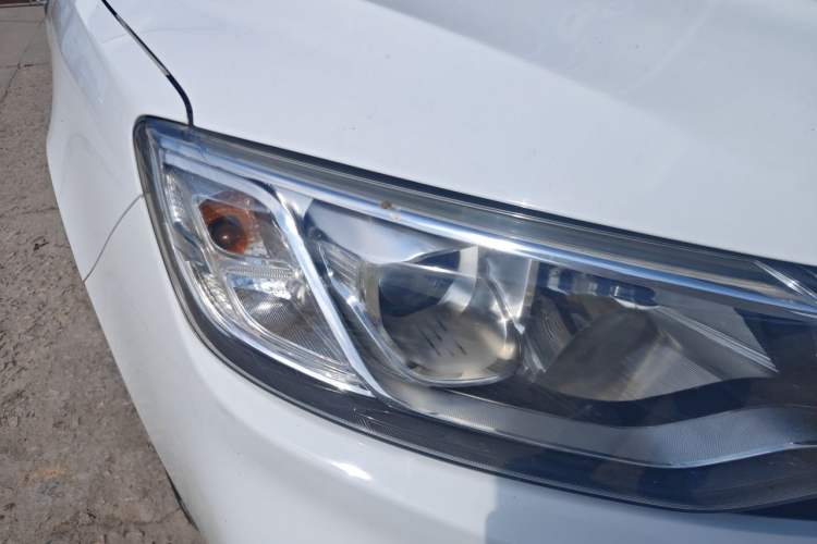 Used Geely Auto Vision 2020 Revised Version 1.5L CVT Asian Games Edition Right Front Headlight