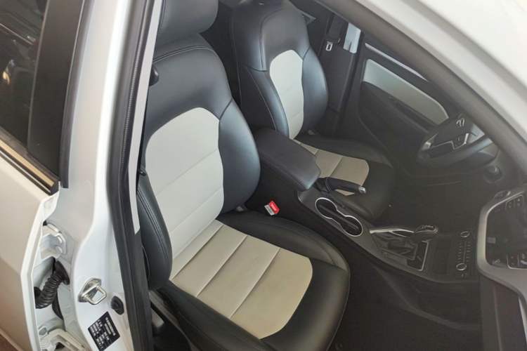 Used Geely Auto Vision 2020 Revised Version 1.5L CVT Asian Games Edition Right Front Seat
