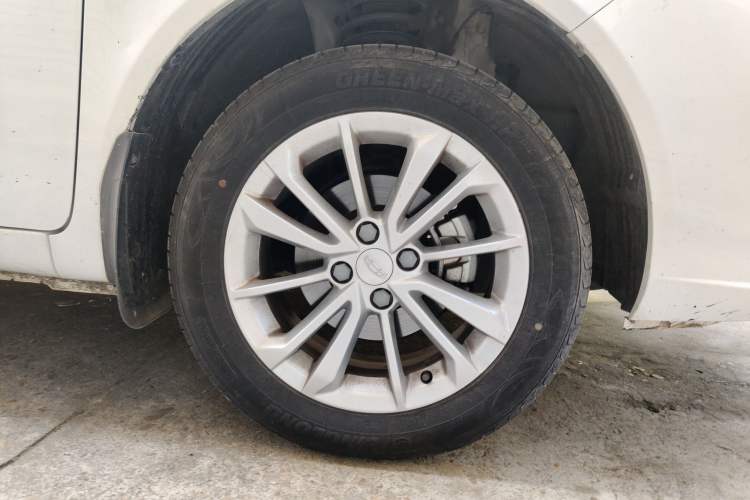 Used Geely Auto Vision 2020 Revised 1.5L Manual Asian Games Edition Right Front Wheel Hub