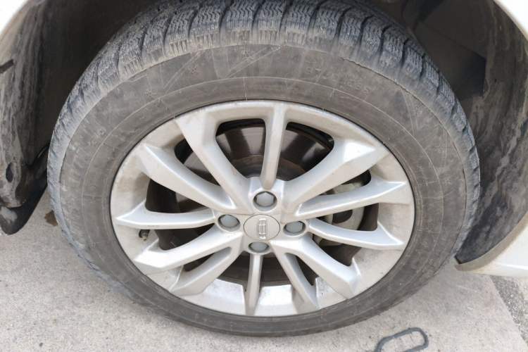 Used Geely Auto Vision 2020 1.5L CVT Asian Games Edition Right Front Wheel Hub
