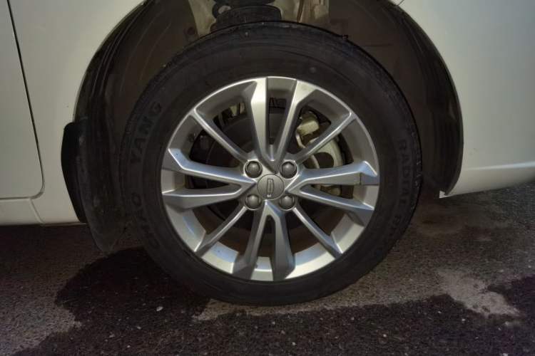 Used Geely Auto Vision 2020 1.5L CVT Asian Games Edition Right Front Wheel Hub