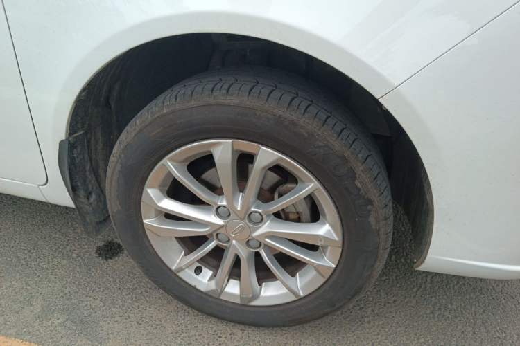 Used Geely Auto Vision 2020 Revised 1.5L Manual Asian Games Edition Right Front Wheel Hub