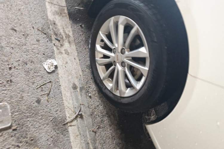 Used Geely Auto Vision 2020 Revised 1.5L Manual Asian Games Edition Right Front Wheel Hub