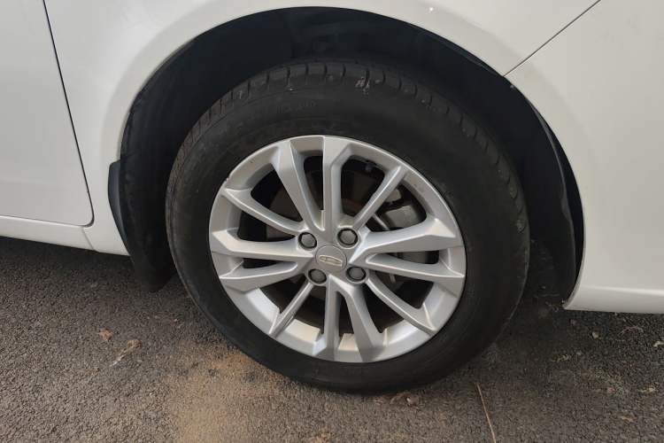 Used Geely Auto Vision 2020 Revised Version 1.5L CVT Asian Games Edition Right Front Wheel Hub