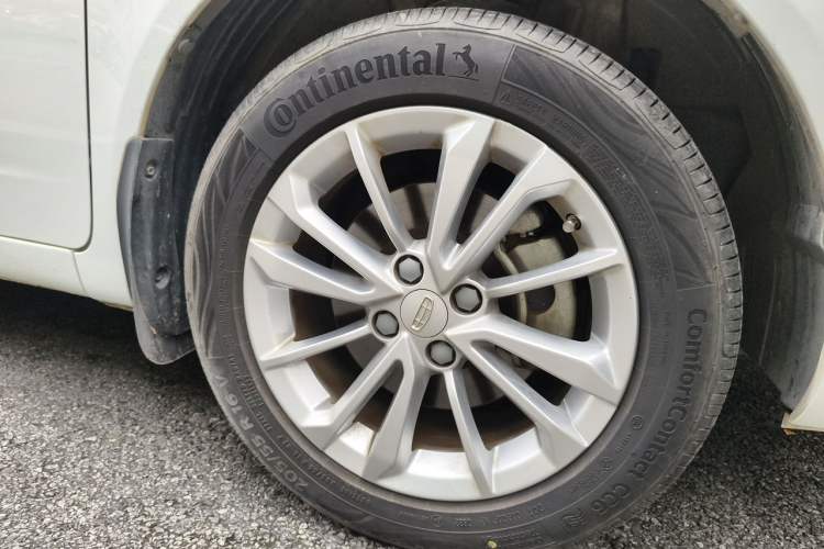 Used Geely Auto Vision 2020 Revised Version 1.5L CVT Asian Games Edition Right Front Wheel Hub