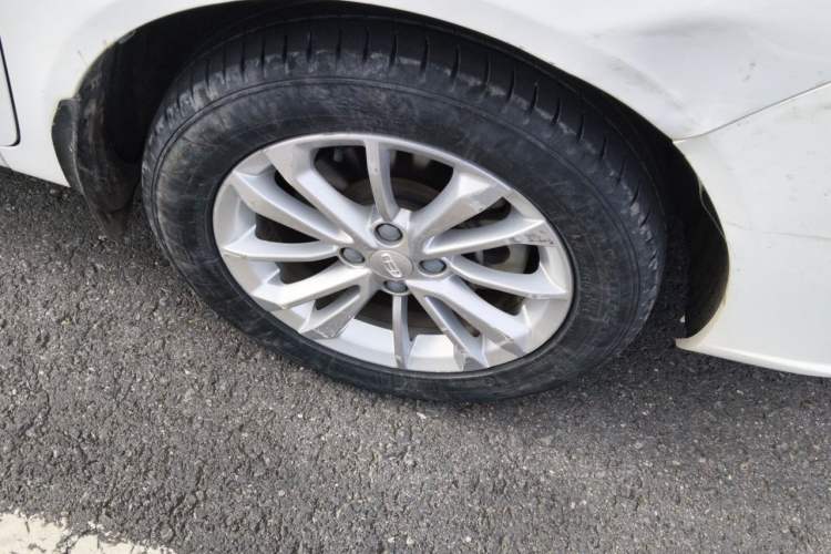 Used Geely Auto Vision 2020 Revised Version 1.5L CVT Asian Games Edition Right Front Wheel Hub