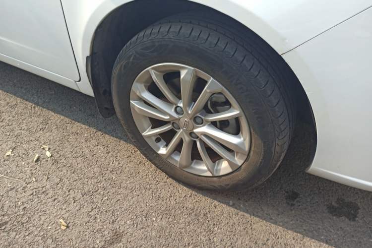 Used Geely Auto Vision 2020 Revised Version 1.5L CVT Asian Games Edition Right Front Wheel Hub