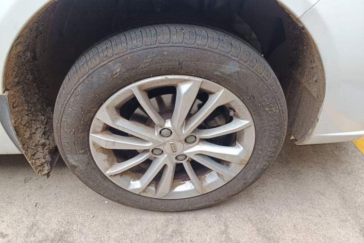 Used Geely Auto Vision 2020 Revised 1.5L Manual Asian Games Edition Right Front Wheel Hub