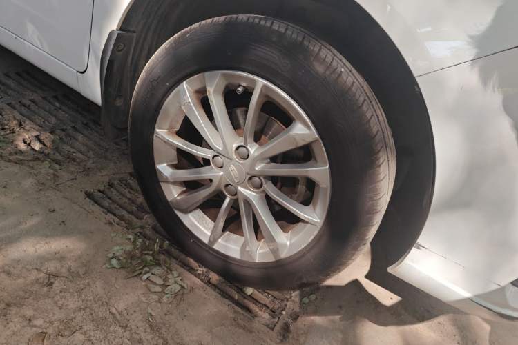 Used Geely Auto Vision 2020 1.5L Manual Asian Games Edition Right Front Wheel Hub