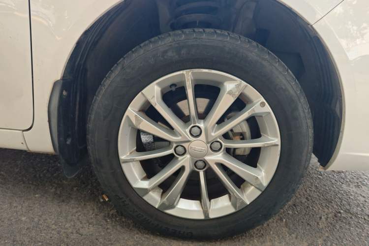 Used Geely Auto Vision 2020 Revised 1.5L Manual Asian Games Edition Right Front Wheel Hub