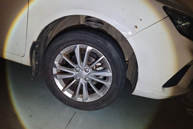 Used Geely Auto Vision 2020 1.5L CVT Value Edition Right Front Wheel Hub