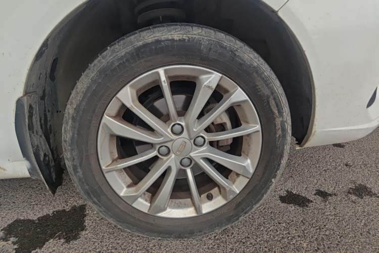 Used Geely Auto Vision 2020 Revised 1.5L Manual Asian Games Edition Right Front Wheel Hub