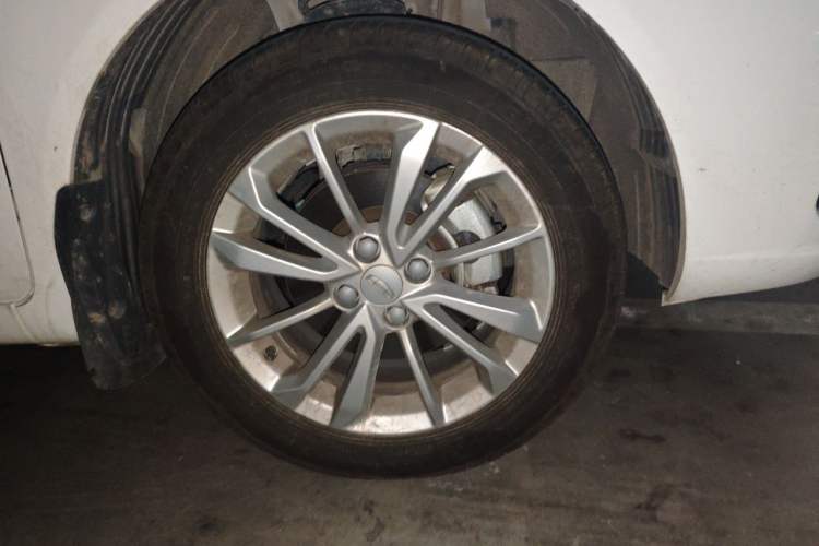 Used Geely Auto Vision 2020 1.5L CVT Asian Games Edition Right Front Wheel Hub