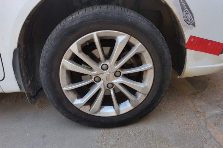 Used Geely Auto Vision 2020 1.5L Manual Asian Games Edition Right Front Wheel Hub