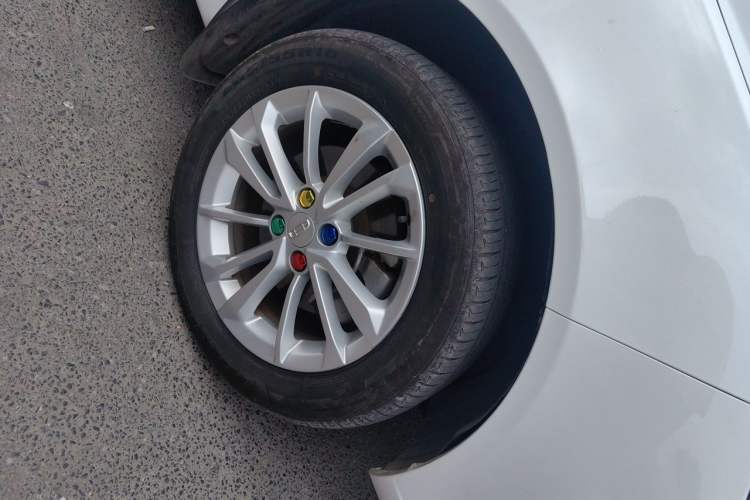 Used Geely Auto Vision 2020 Revised Version 1.5L CVT Asian Games Edition Right Front Wheel Hub