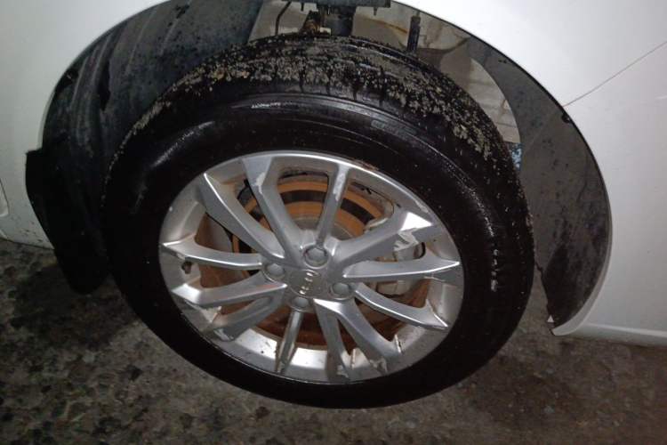 Used Geely Auto Vision 2020 1.5L Manual Value Edition Right Front Wheel Hub
