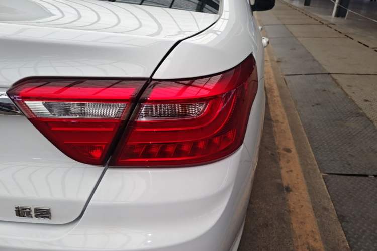 Used Geely Auto Vision 2020 Revised Version 1.5L CVT Asian Games Edition Right Rear Taillight