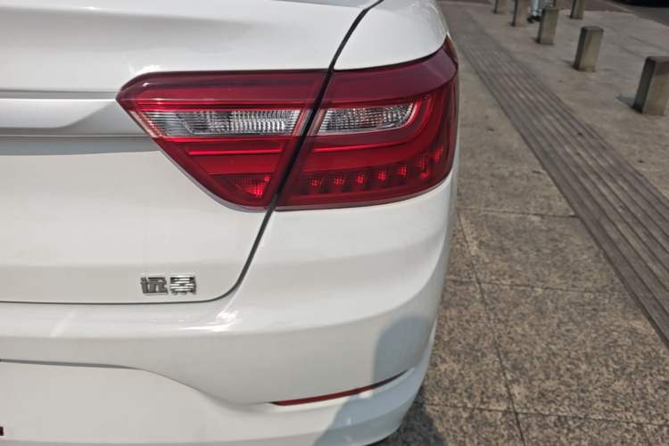 Used Geely Auto Vision 2020 1.5L CVT Value Edition Right Rear Taillight