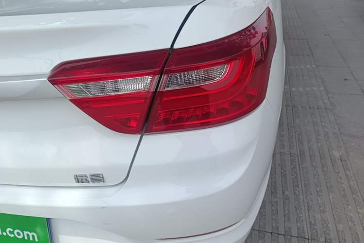 Used Geely Auto Vision 2020 1.5L CVT Value Edition Right Rear Taillight