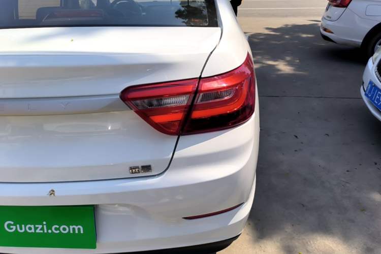 Used Geely Auto Vision 2020 1.5L CVT Value Edition Right Rear Taillight