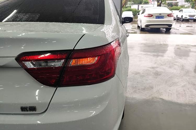 Used Geely Auto Vision 2020 1.5L CVT Value Edition Right Rear Taillight