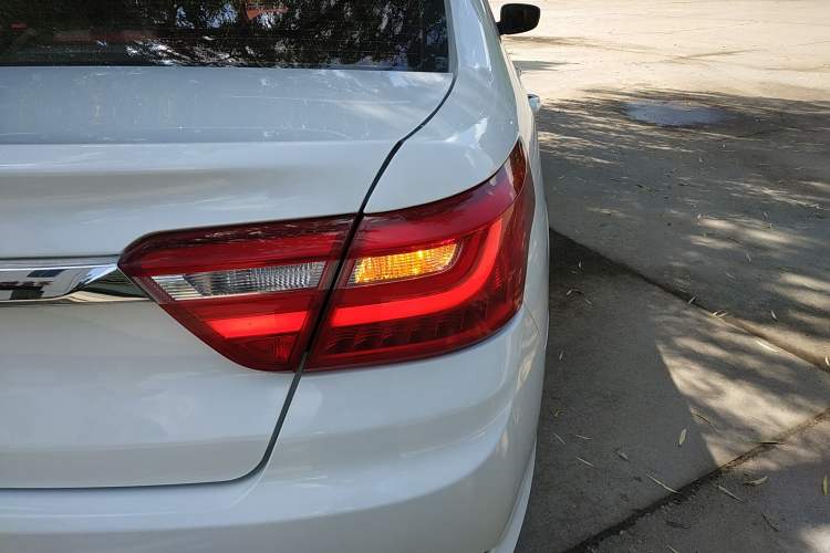 Used Geely Auto Vision 2020 Revised Version 1.5L CVT Asian Games Edition Right Rear Taillight