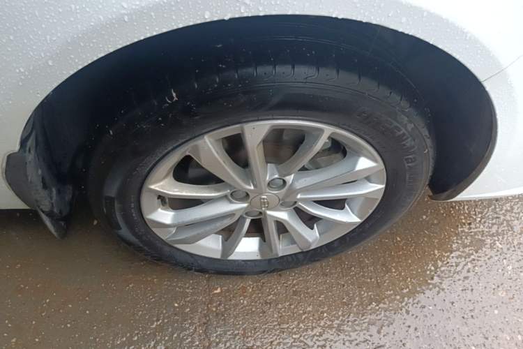 Used Geely Auto Vision 2020 Revised Version 1.5L CVT Asian Games Edition Right Rear Wheel Hub