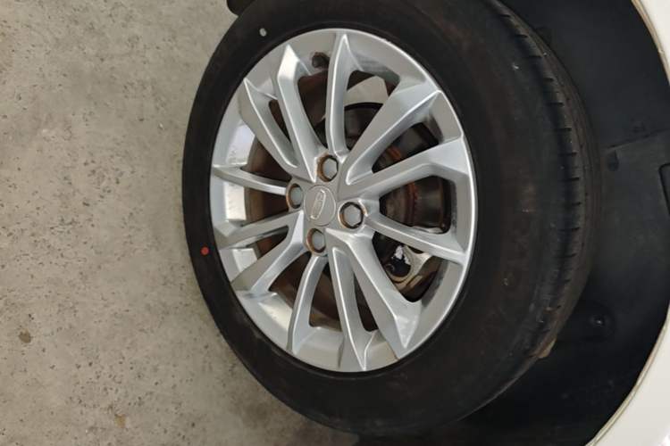 Used Geely Auto Vision 2020 1.5L CVT Value Edition Right Rear Wheel Hub
