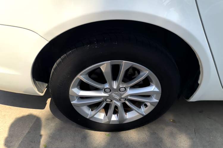 Used Geely Auto Vision 2020 1.5L CVT Value Edition Right Rear Wheel Hub