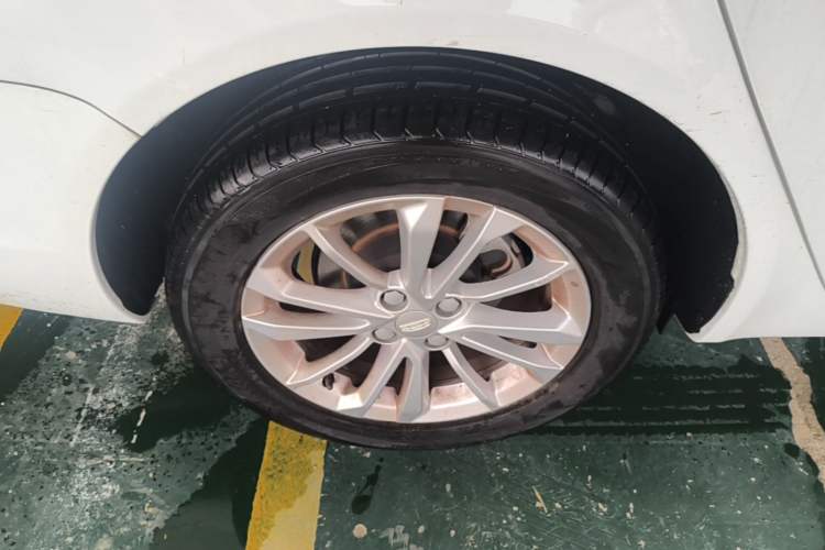 Used Geely Auto Vision 2020 Revised Version 1.5L CVT Asian Games Edition Right Rear Wheel Hub
