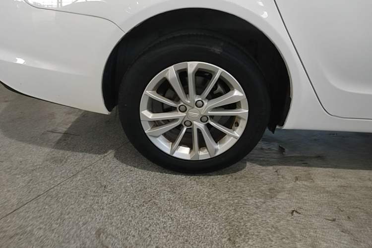 Used Geely Auto Vision 2020 1.5L Manual Value Edition Right Rear Wheel Hub