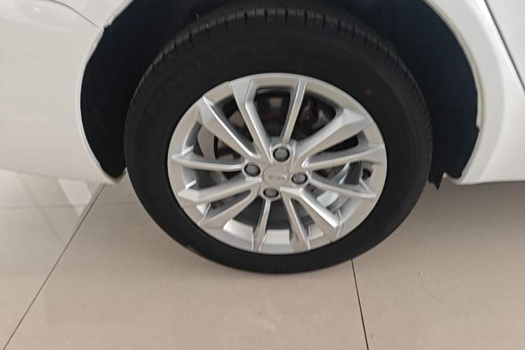 Used Geely Auto Vision 2020 Revised 1.5L Manual Asian Games Edition Right Rear Wheel Hub
