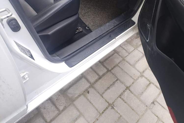 Used Geely Auto Vision 2020 Revised 1.5L Manual Asian Games Edition Right Side Sill