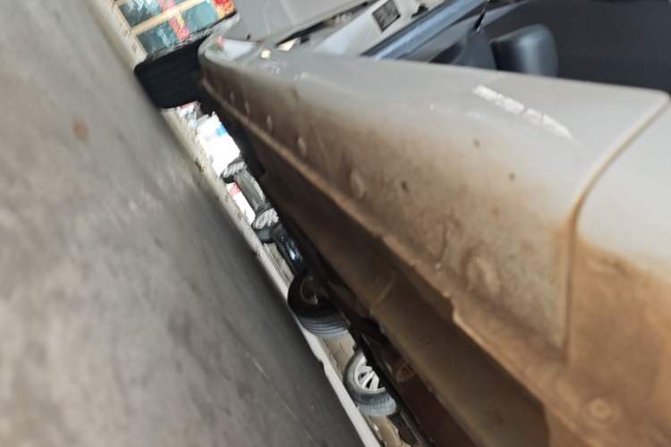 Used Geely Auto Vision 2020 1.5L CVT Value Edition Right Side Sill
