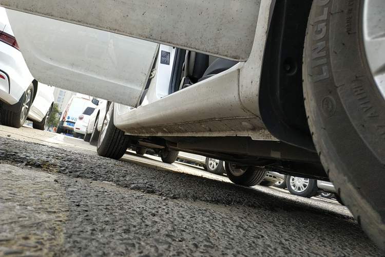 Used Geely Auto Vision 2020 Revised Version 1.5L CVT Asian Games Edition Right Side Sill