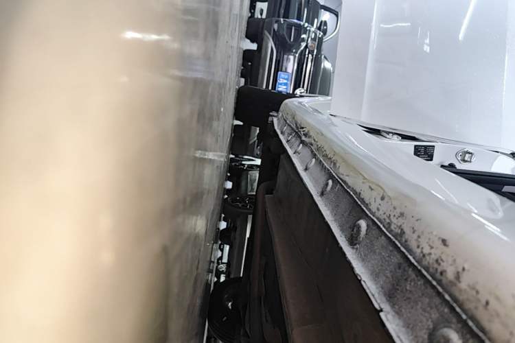 Used Geely Auto Vision 2020 1.5L CVT Value Edition Right Side Sill