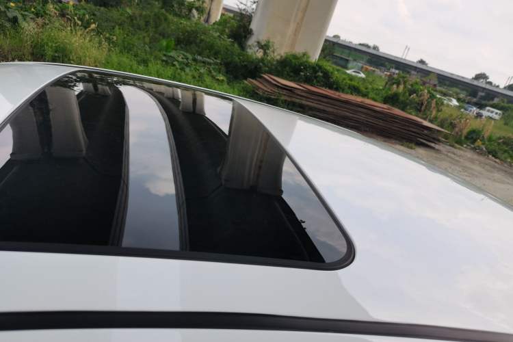 Used Geely Auto Vision 2020 1.5L CVT Asian Games Edition Roof