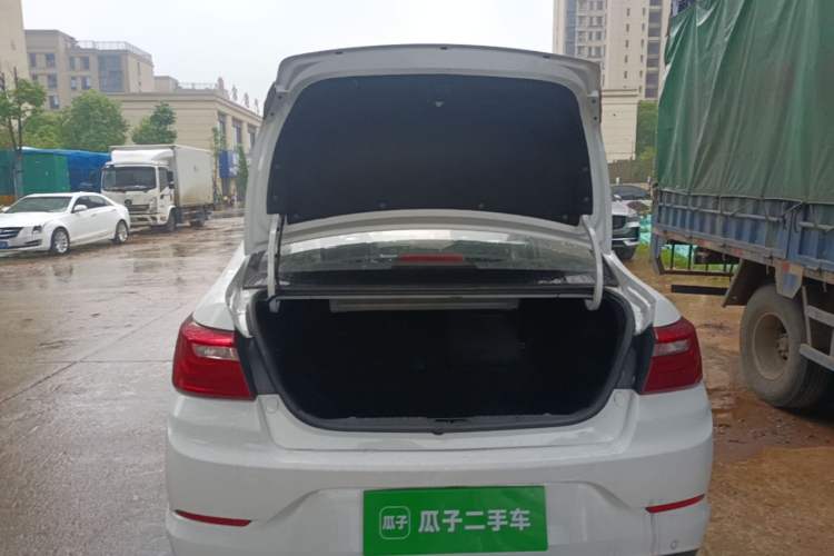 Used Geely Auto Vision 2020 Revised Version 1.5L CVT Asian Games Edition Trunk