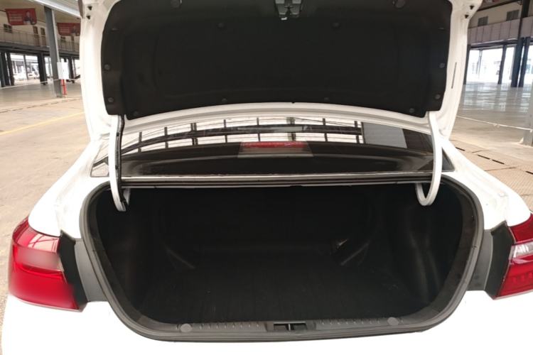 Used Geely Auto Vision 2020 Revised Version 1.5L CVT Asian Games Edition Trunk