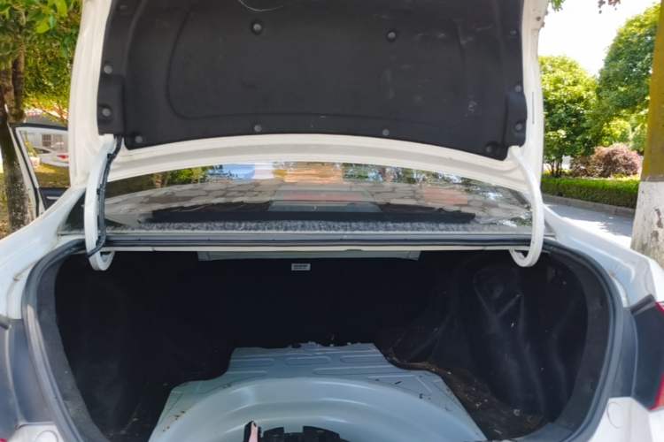 Used Geely Auto Vision 2020 1.5L Manual Value Edition Trunk