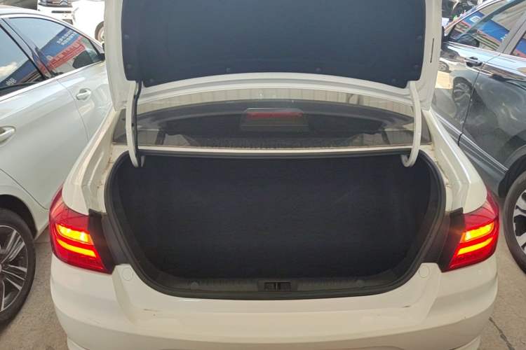 Used Geely Auto Vision 2020 Revised Version 1.5L CVT Asian Games Edition Trunk