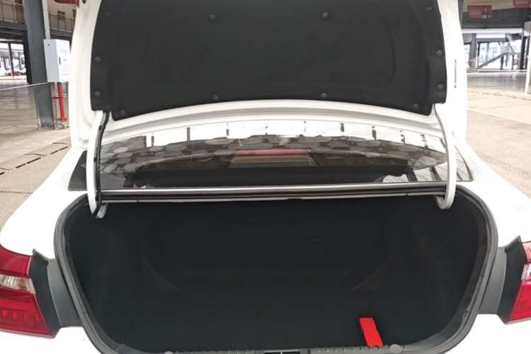 Used Geely Auto Vision 2020 Revised Version 1.5L CVT Asian Games Edition Trunk