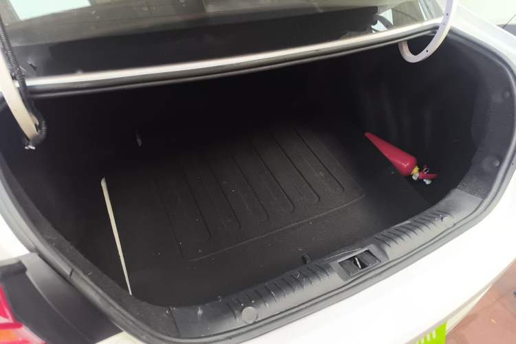 Used Geely Auto Vision 2020 Revised Version 1.5L CVT Asian Games Edition Trunk