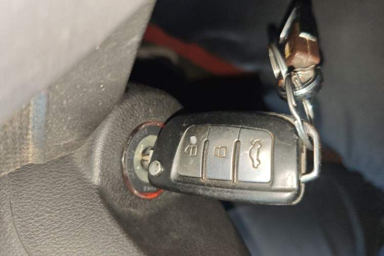 Used Geely Auto Vision 2020 Revised 1.5L Manual Asian Games Edition Vehicle Key