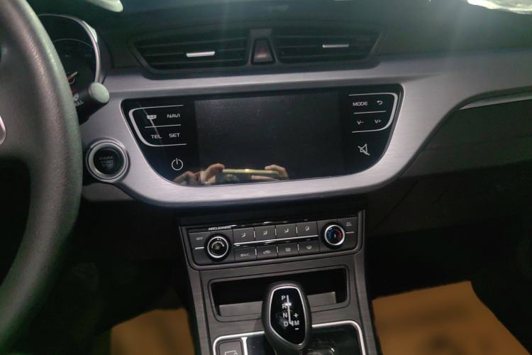 Used Geely Auto Vision 2020 1.5L CVT Value Edition Audio And AC Panel
